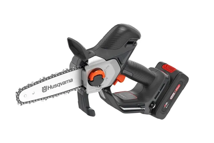 Husqvarna Aspire™ P8X-P4A grensåg med batteri och laddare Beställ idag