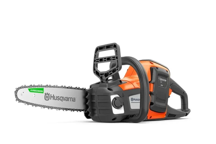Husqvarna 215i batteridriven motorsåg med batteri och laddare Beställ idag